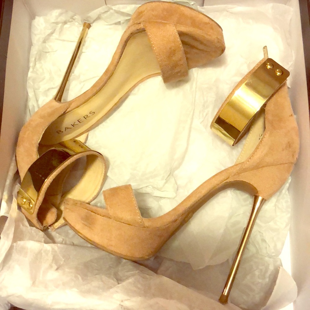 5 1/2” Bakers Sexy Heels 👠